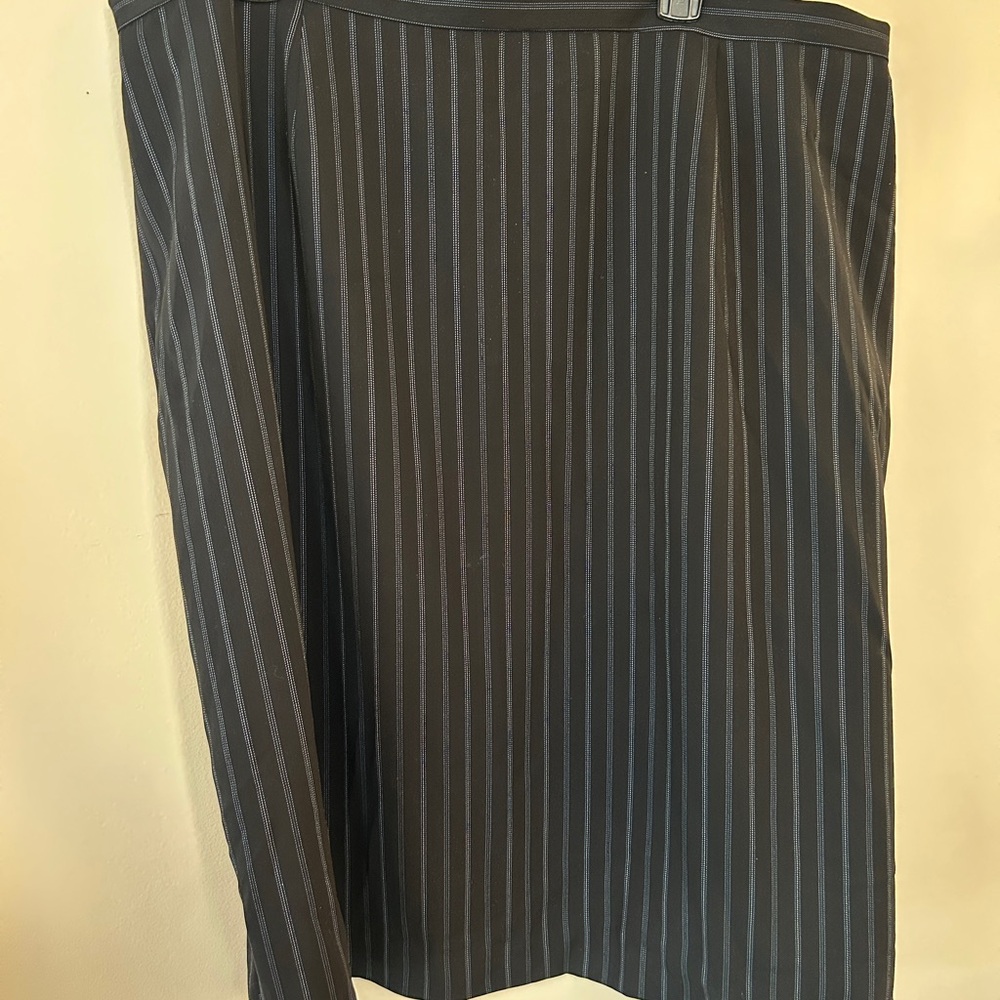 Worthington Black and Gray Striped Pencil Skirt
